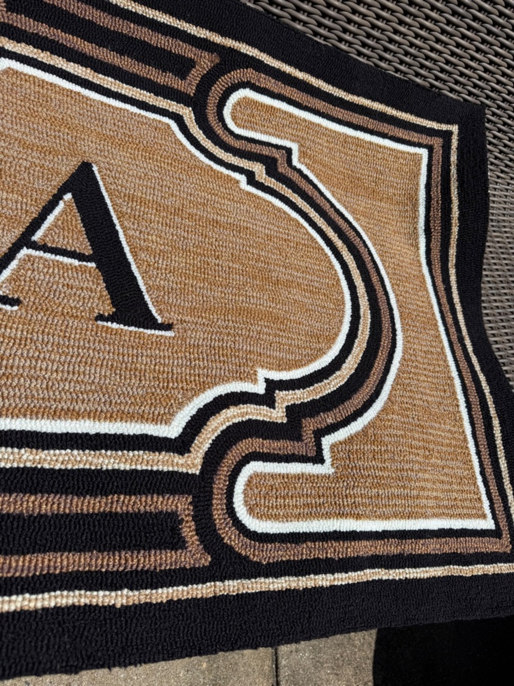 Frontgate Monogrammed 'A' Indoor/Outdoor Rug - Picture 6 of 15